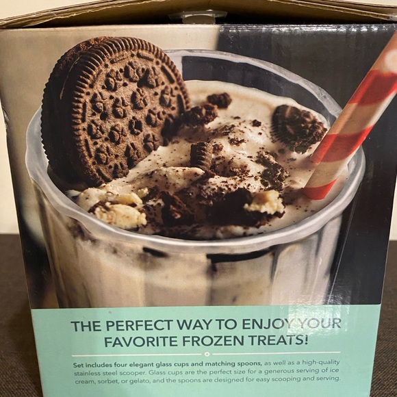 Ice Cream Serving Set - Stainless Steel Spoons ,Scooper and Glass Cups - Picture 4 of 12